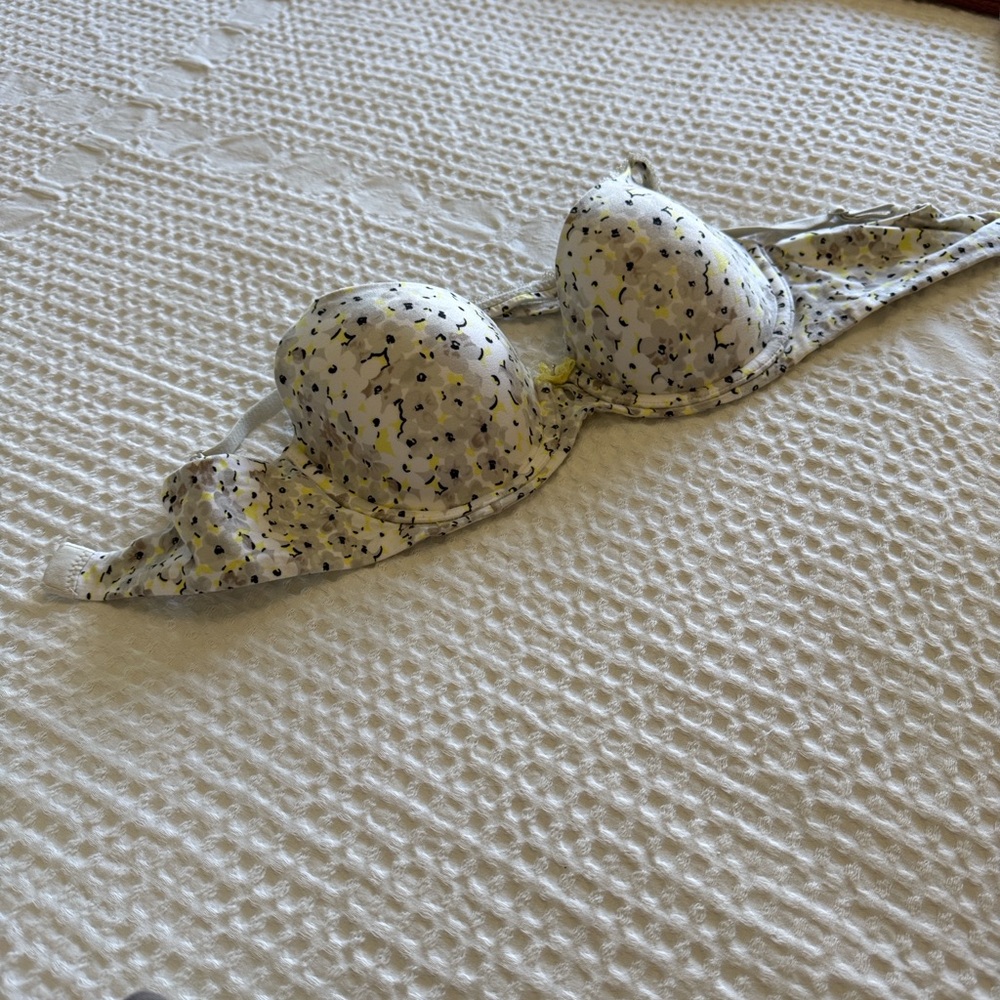 Victoria's Secret Bra Bundle 32D - Picture 5 of 13